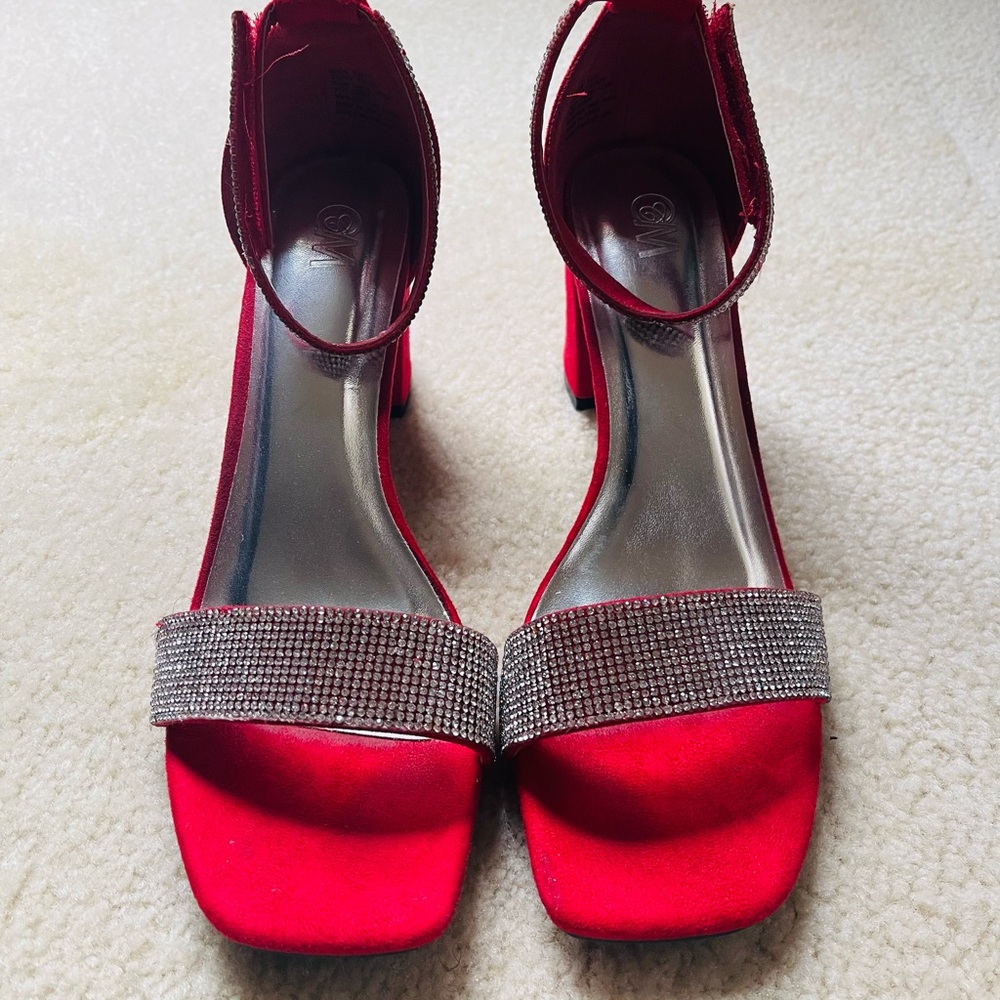 Chelsea Moreland Elegant Red Women's Heels Size 9.5M